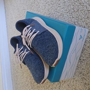 Vessi Everday Classic Surf Blue Size 7